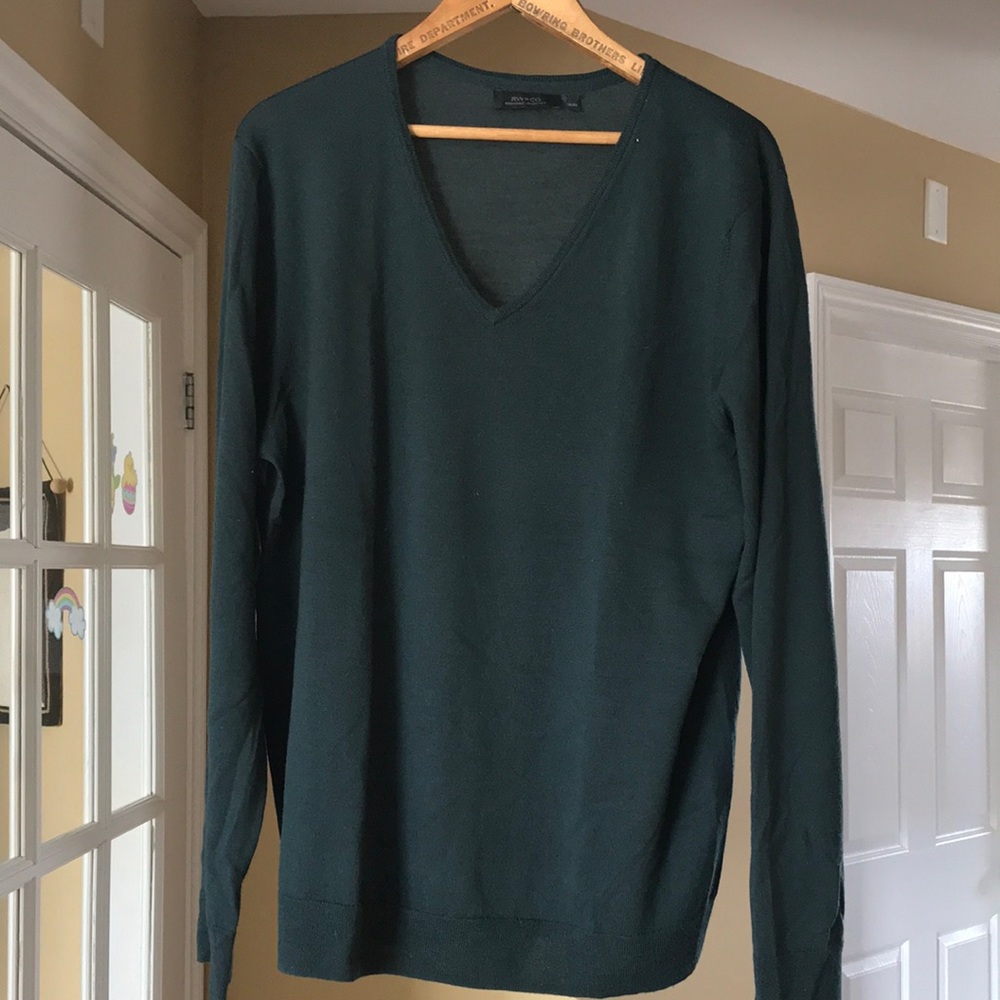 Men’s merino wool sweater, size X- Large.